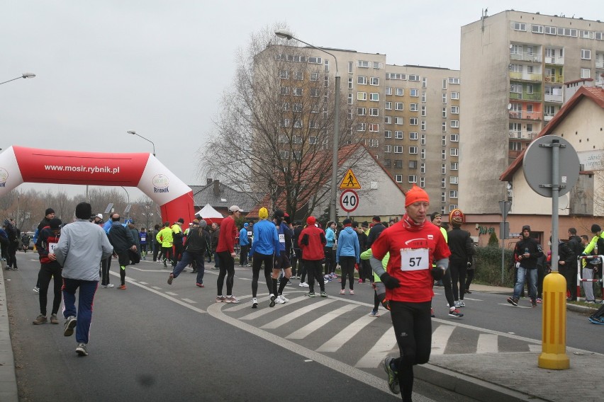 Bieg Barbórkowy 2013 w Rybniku: 400 biegaczy na starcie