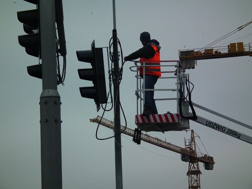 Uwaga kierowcy. We Wrocławiu likwidują sygnalizacje świetlne. Zobacz, gdzie (OTO LOKALIZACJE)