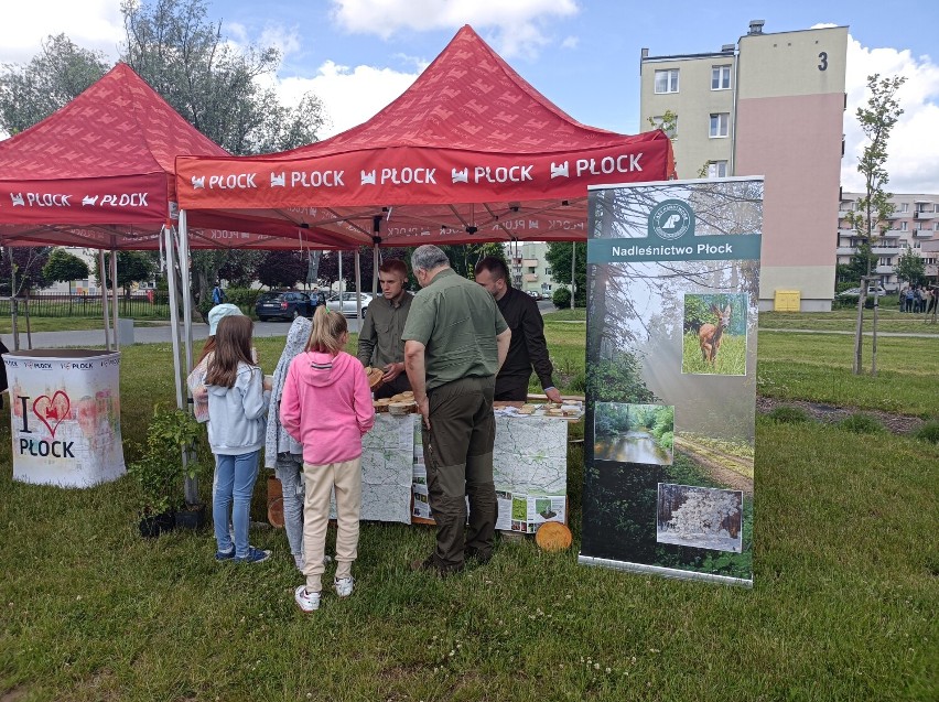 Ekologiczny piknik na Podolszycach za nami! Płocczanie zasadzili nowe drzewa! [ZDJĘCIA]