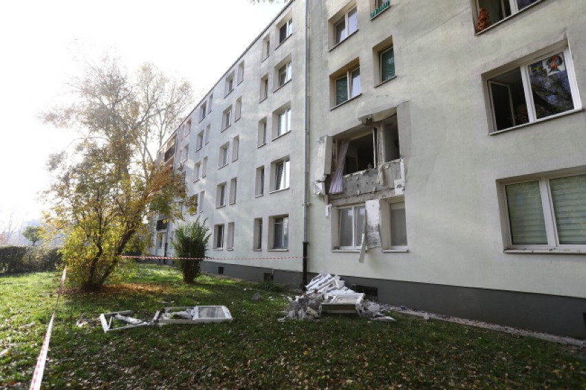 Wybuch w mieszkaniu na Mokotowie. Eksplozja była tak silna, że wyrwała okna. Jedna osoba poszkodowana