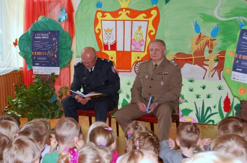Cała Polska czyta dzieciom. Pogranicznicy u przedszkolaków