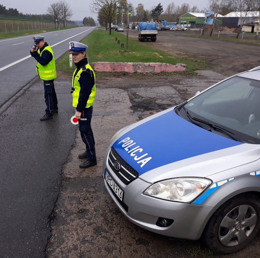 Działania Kaskadowy pomiar prędkości policjantów z Aleksandrowa Kujawskiego. Ujawniono ponad 30 wykroczeń