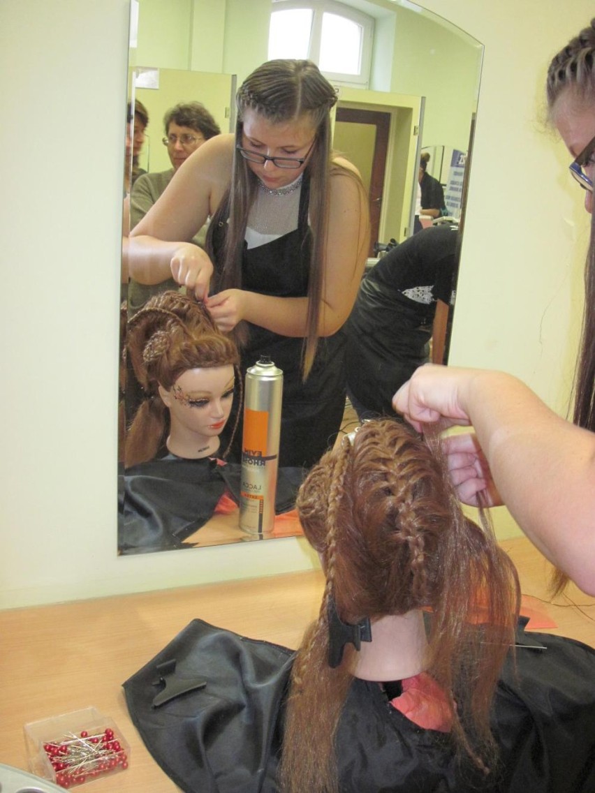 Ostrów: Konkurs fryzjerski w ZSU [FOTO]
