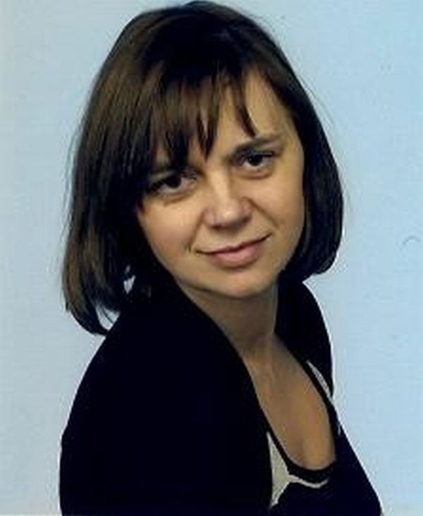 Lucyna Nowak jest nauczycielem