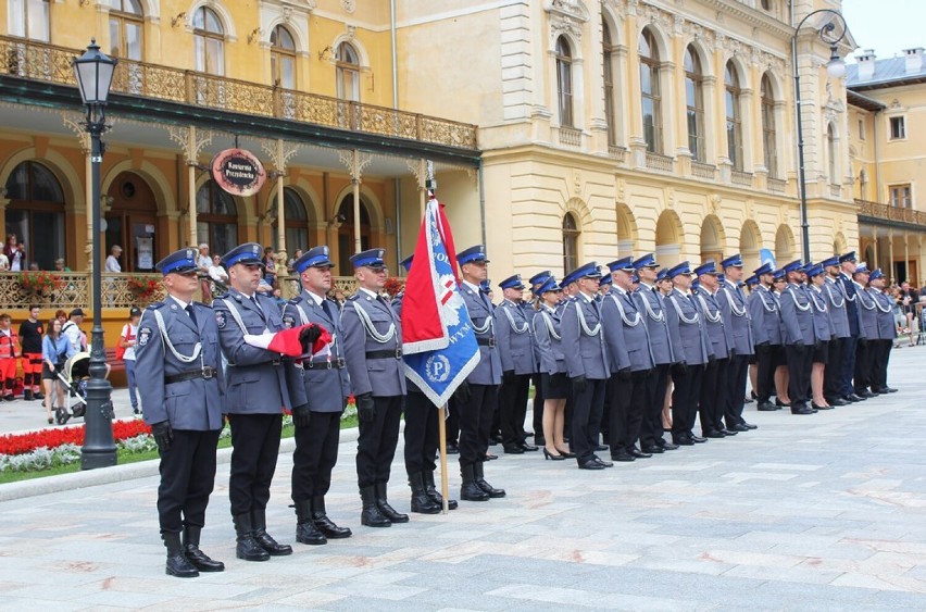 Sądecka policja świętowała 104. rocznicę powołania formacji w Krynicy-Zdroju - perle polskich uzdrowisk