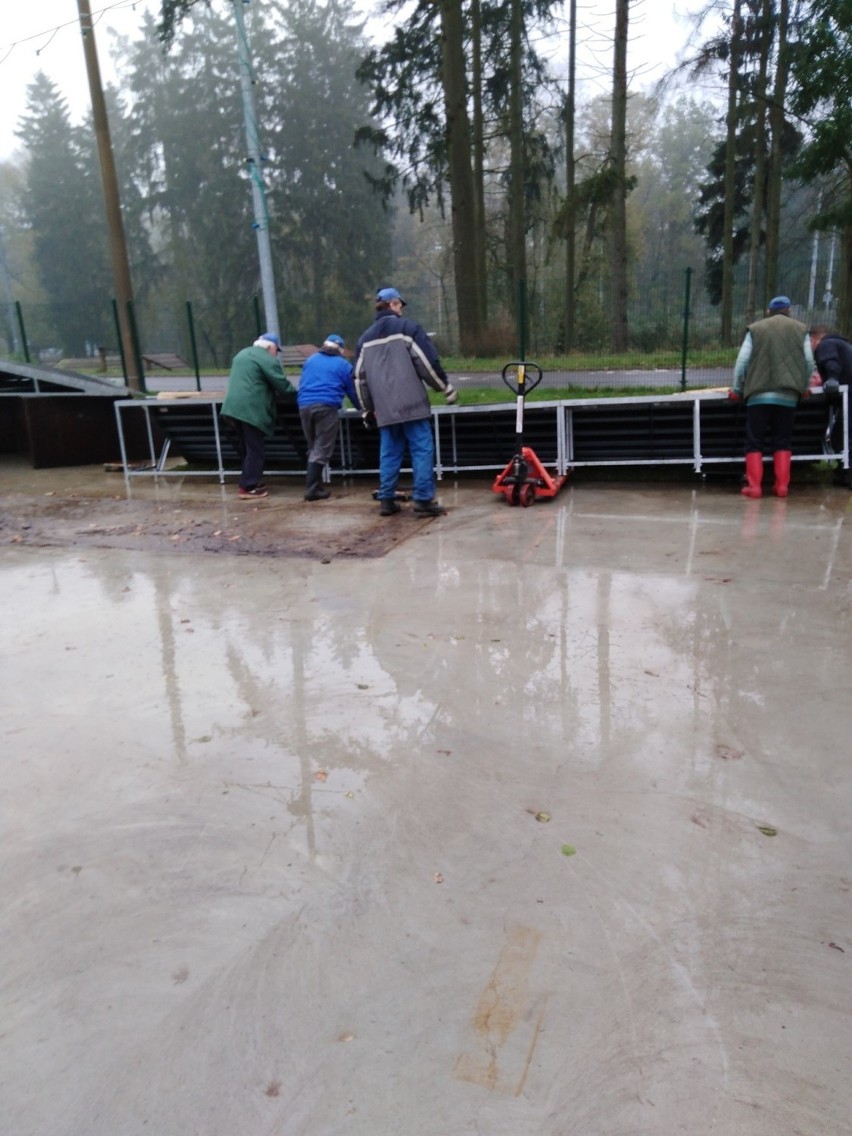 Znika skatepark z Arkonki. Kiedy otworzą lodowisko?