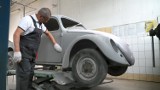Dobry mechanik samochodowy zawsze znajdzie pracę (wideo)