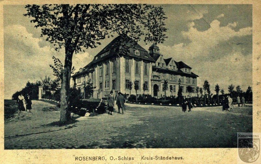 Historyczne zdjęcie budynku urzędu przy ul. Pieloka 21,...