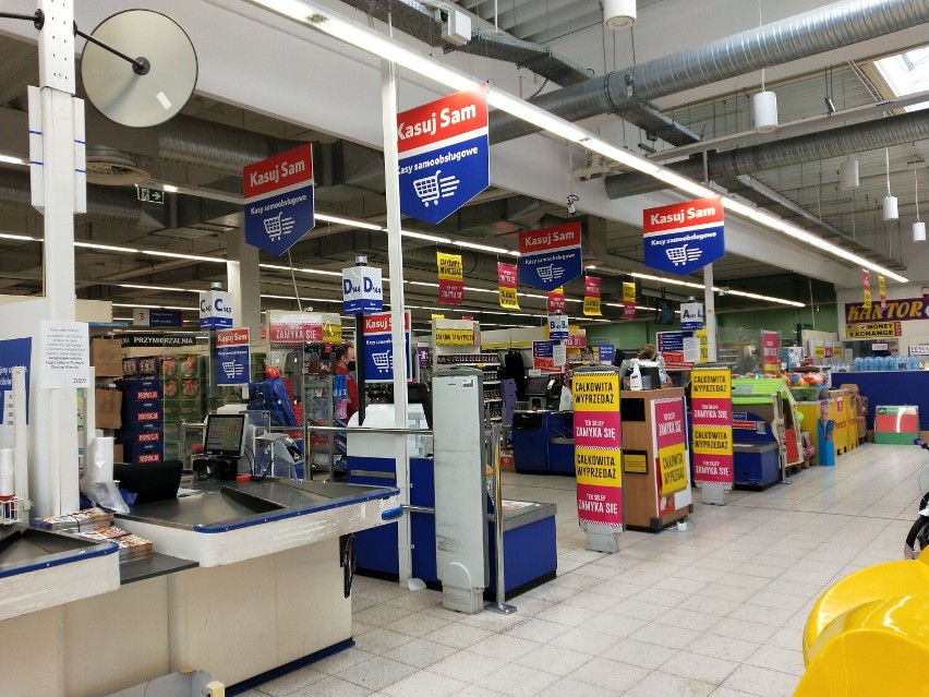 Tesco w Żaganiu kończy działalność. Co powstanie w jego...