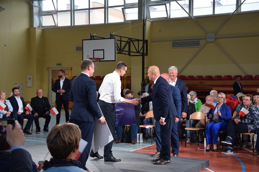 Premier Mateusz Morawiecki z wizytą w Turowie koło Szczecinka [zdjęcia]