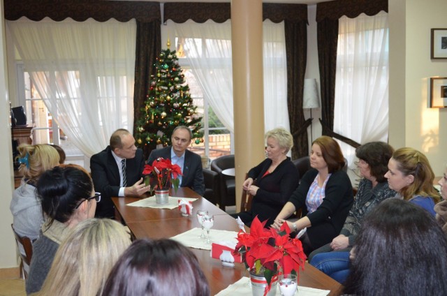 Paczki przygotowano przy współpracy z PCK i OPS. Było ich ponad 2500, z czego 1300 rozdano w Polkowicach, resztę w gminach ZGZM.