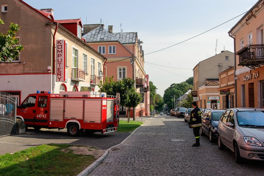 Podejrzenie zgonu w mieszkaniu w centrum Łęczycy