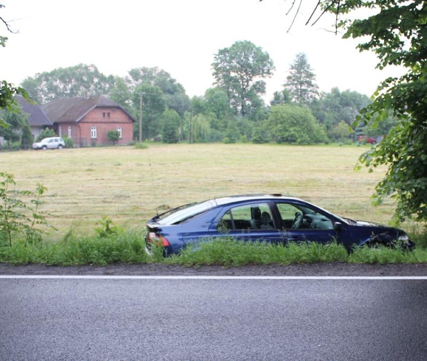 Wypadek w Łękach. Ranny pieszy.