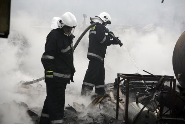 Terespol Pomorski: Pożar siarki w cysternie kolejowej