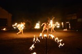 Dębowy Maj Festiwal: pokazy ognia w Fabryce Pełnej Życia [FOTO]