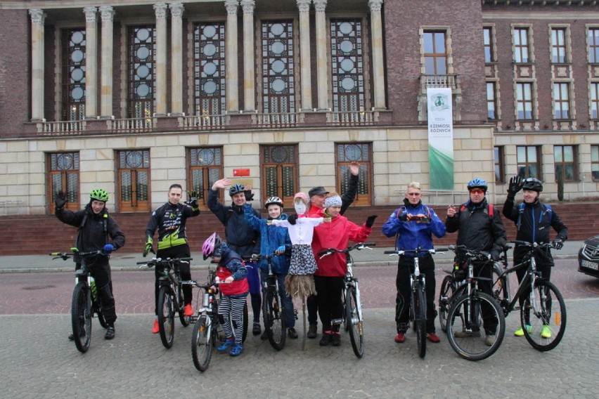 Rowerowe topienie marzanny w Dąbrowie Górniczej w sobotę [PROGRAM]