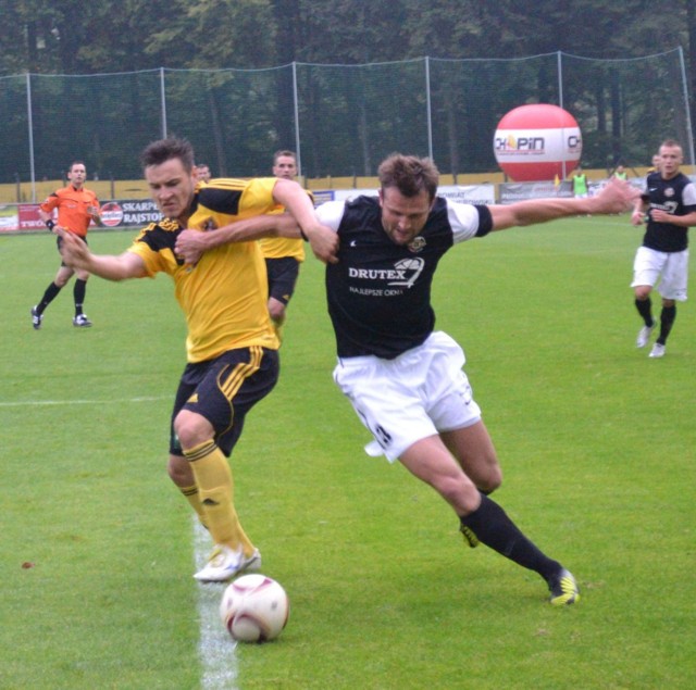 25. kolejka II ligi zachodniej sezonu 2013/2014. Bytovia Bytów - Gryf Wejherowo 3:1. Bramkę dla Gryfa zdobył Łukasz Pietroń