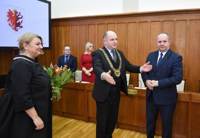 Piotr Całbecki wyciąga ręce do współpracy - inwestycje integrujące region mają szanse na większe dofinansowania z UE.