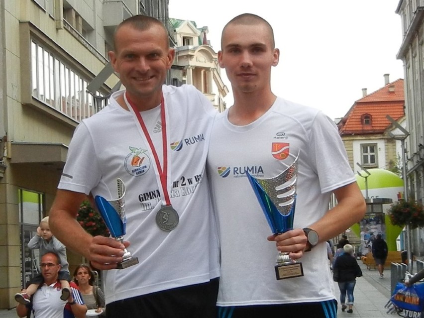Grzegorz Grinholc i jego zawodnik na podium [ZDJĘCIA]