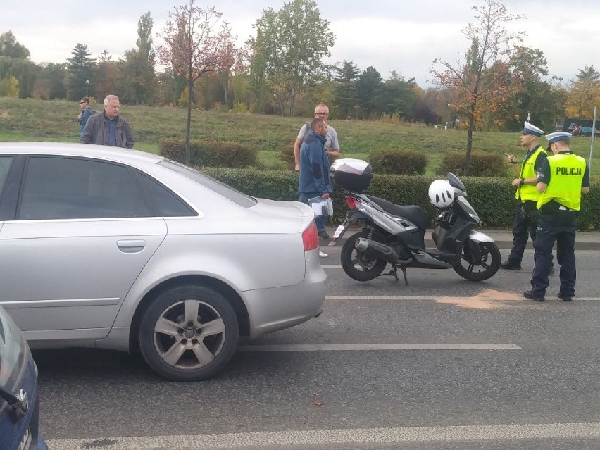 Wypadek na skrzyżowaniu Świeradowskiej i Borowskiej [ZDJĘCIA]