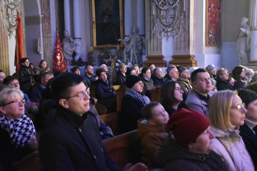 Koncert Kolęd i Pastorałek w parafii św. Jakuba w Obrze