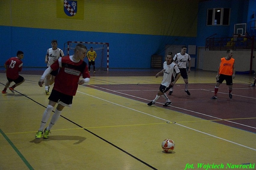Wyniki 8. i 9. kolejki VIII edycji Choceńskiej Ligi Futsalu. Ekipa Galacticos Izbica wykluczona z rozgrywek [zdjęcia] 