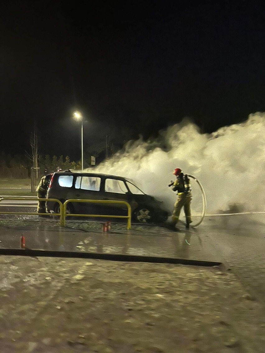 Pożar auta na Jana Pawła II we Włocławku