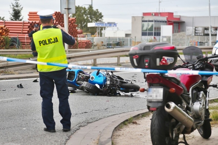 Wrocław. Tragedia na drodze. Nie żyje motocyklista. Zobacz zdjęcia
