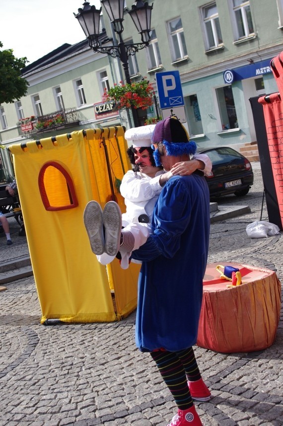 Chełm: Spotkanie z teatrem na placu Łuczkowskiego. Zdjęcia