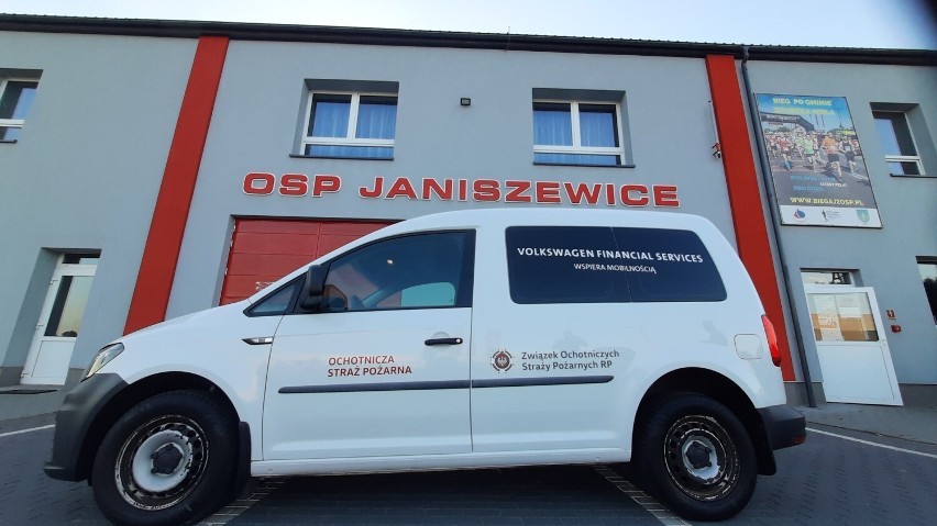 Ochotnicza Straż Pożarna w Janiszewicach dostała nowe auto...