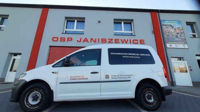 Ochotnicza Straż Pożarna w Janiszewicach dostała nowe auto na pół roku od Volkswagena