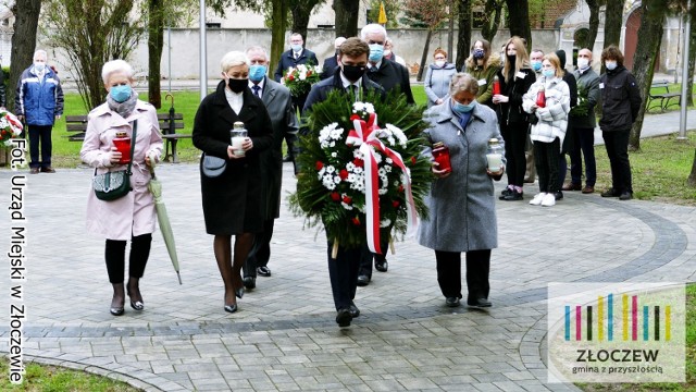 3 Maja w Złoczewie. Msza święta, składanie kwiatów i Mazurek Dąbrowskiego