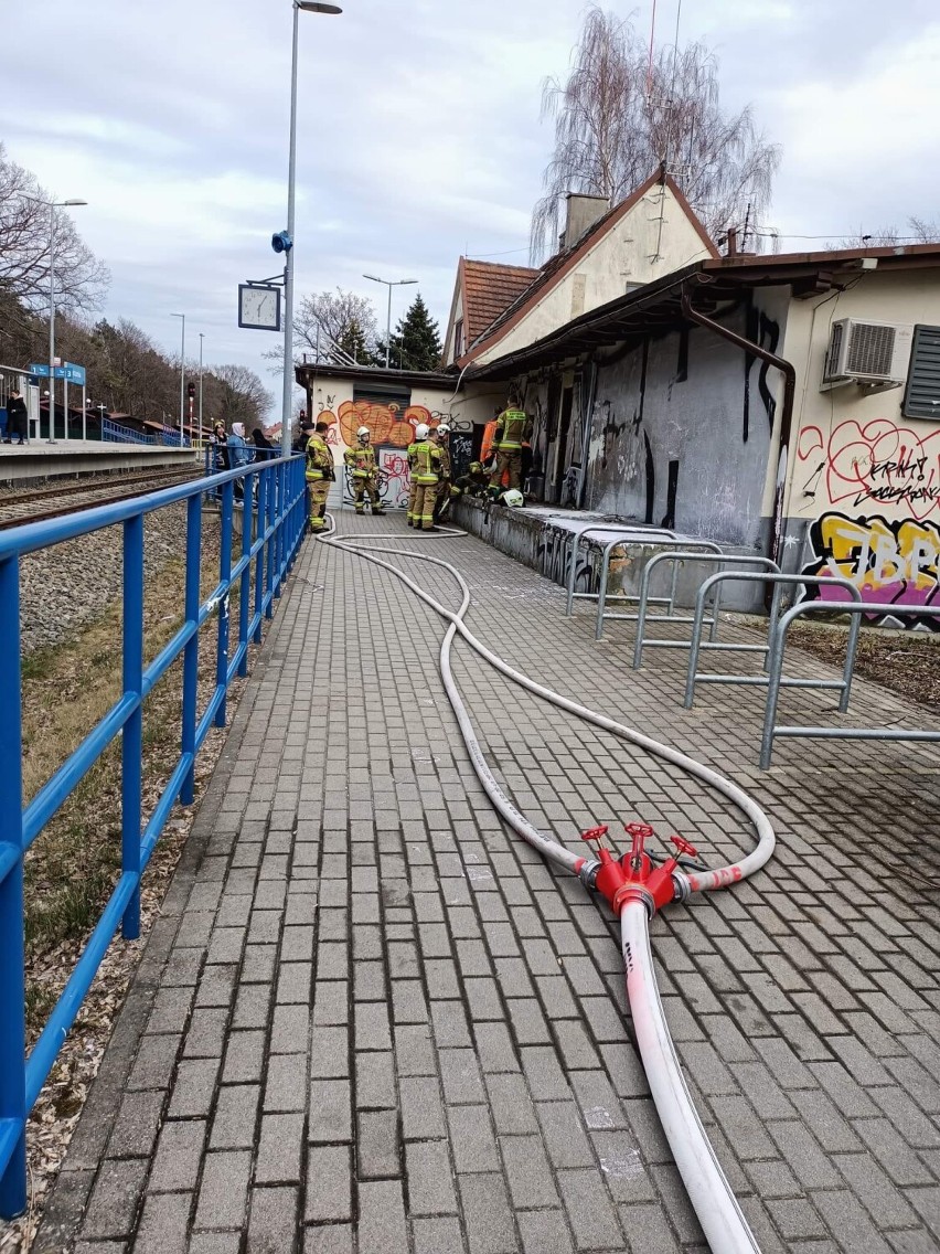 Pożar budynku dworca PKP - 27 marca 2022 r.