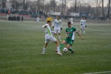W meczu na szczycie III ligi grupy I lider Sokół pokonał w Tomaszowie wicelidera Lechię 2:0. Kontrowersyjne decyzje sędziego (foto+film)
