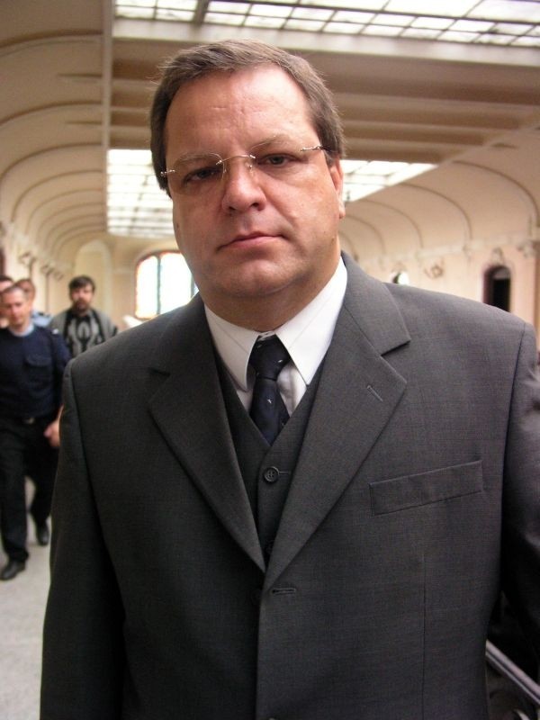 Były burmistrz Swarzędza Jacek Szymczak i jego zastępca zostali we wtorek oczyszczeni z zarzutów działania na szkodę gminy