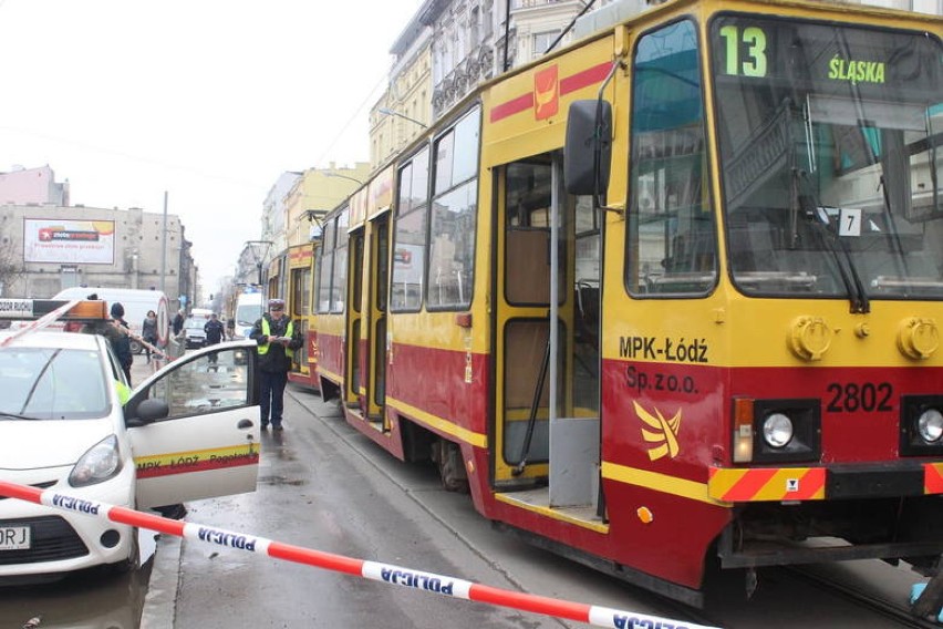 Wypadek na Narutowicza w Łodzi. Tramwaj potrącił dwie osoby