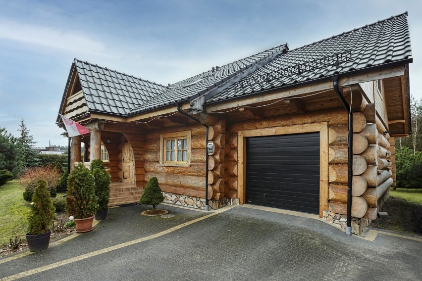 Piękny, drewniany dom z widokiem na Puszczę Notecką w powiecie obornickim wystawiony na sprzedaż