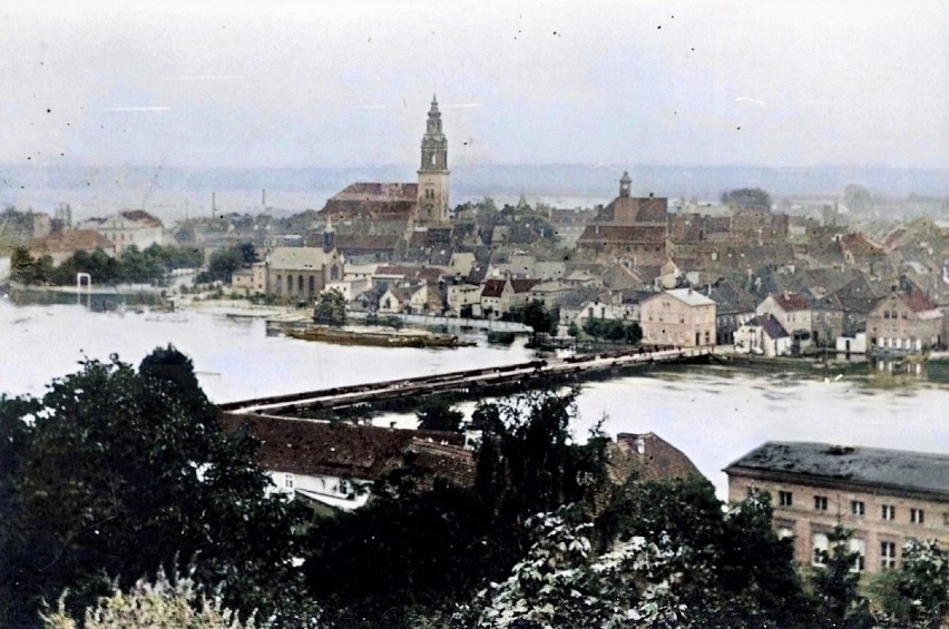 Miasto podczas powodzi przed 1905 rokiem.