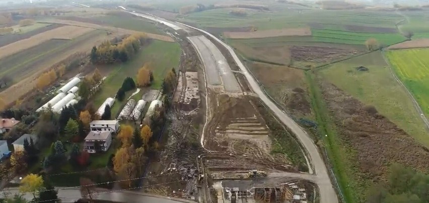 Zobacz, jak obecnie wygląda plac budowy na odcinku trasy S19 Rzeszów Płd.- Babica. Zdjęcia z lotu ptaka