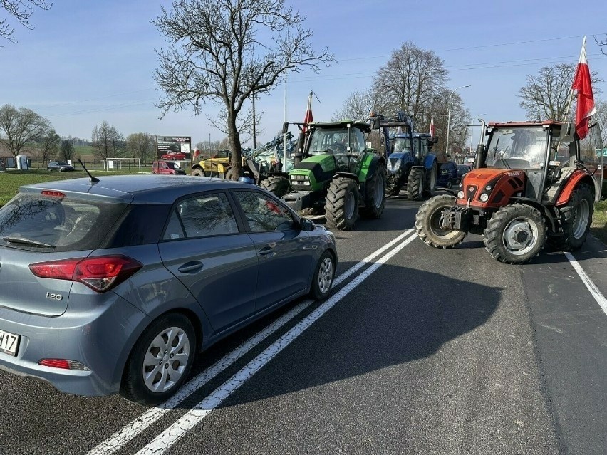 Rolnicy nie zablokują Wrocławia, ale blokują drogi...