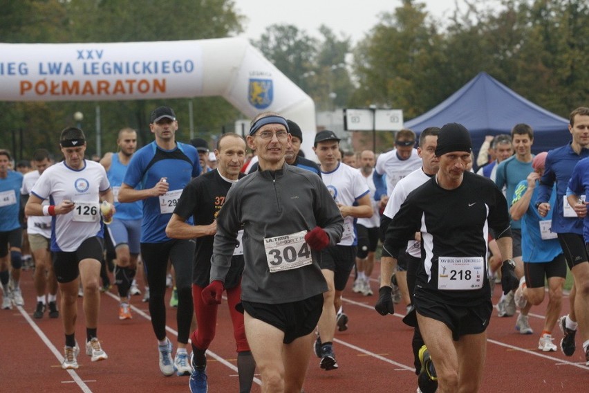 Legnica: Biegali półmaraton po parku (ZDJĘCIA)