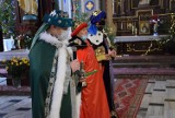 Orszak Trzech Króli w Dąbrowie Białostockiej. Było skromniej niż w poprzedniach latach, ale monarchowie - samorządowcy nie zawiedli