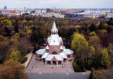 Remont kaplicy na Cmentarzu Centralnym w Szczecinie został zakończony. Budowla odzyskała blask! [ZDJĘCIA]