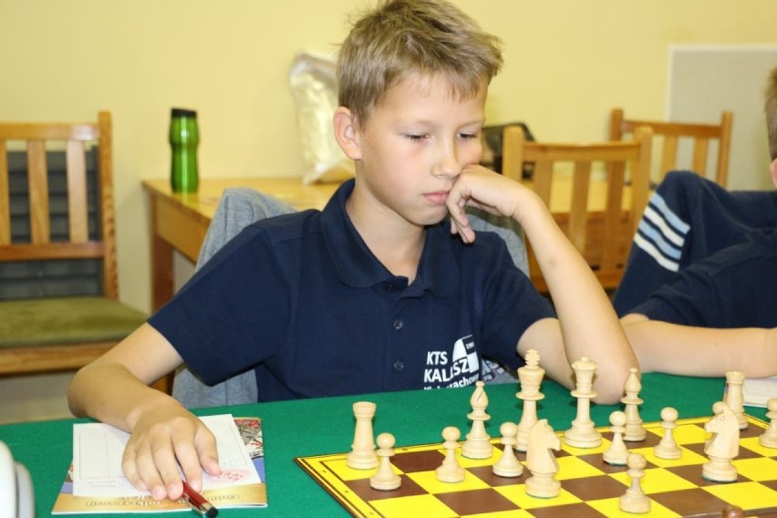 Młodzi szachiści doskonale spisali się na zawodach w...