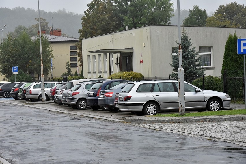 Uczniowie sześciu klas Ekonomika na kwarantannie i w nadzorze epidemiologicznym. Mieli zajęcia z chorą na koronawirusa nauczyciela