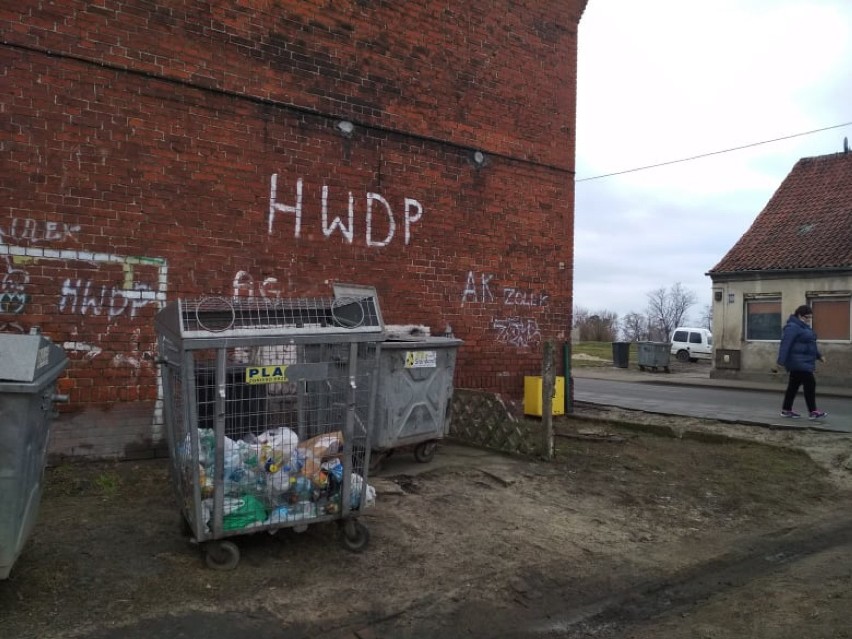 Malbork. Wulgarny napis zniknął ze ściany zabytkowej kamienicy. Tak to wygląda teraz [ZDJĘCIA]