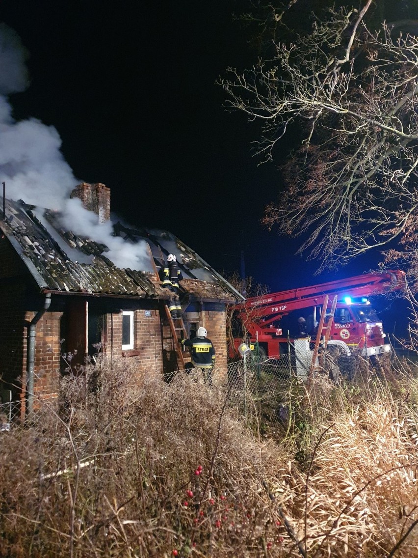 Pożar w Osieku nad Notecią. Gasiło go 30 strażaków