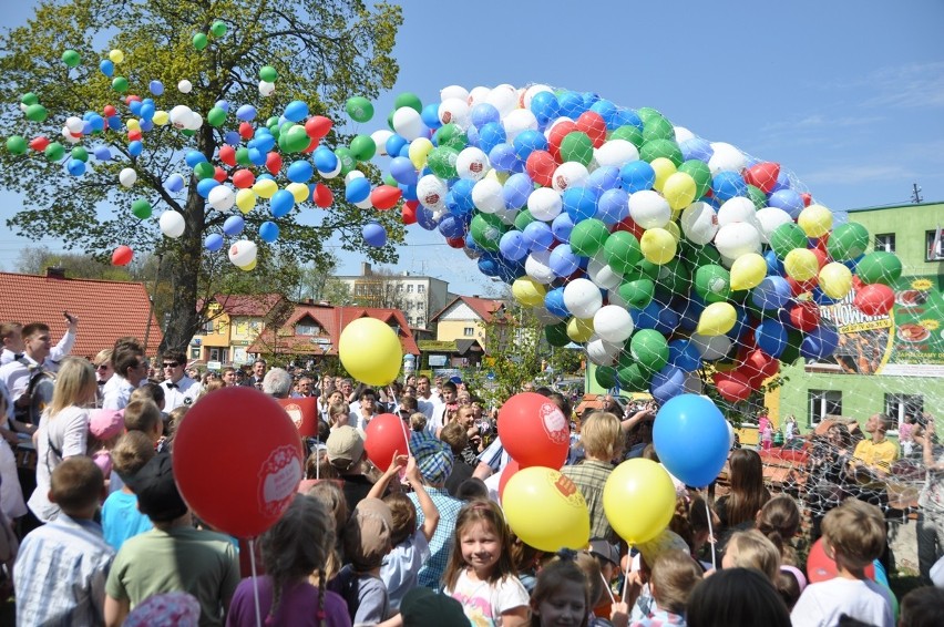 Uroczystości 3 maja w Żukowie. 800 balonów na urodziny miasta