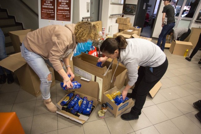 W Słupskim Centrum Organizacji Pozarządowych i Ekonomii Społecznej trwa zbiórka darów dla uchodźców z Ukrainy