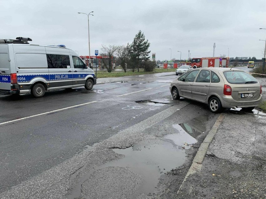 Wypadek na ulicy Popiełuszki na Retkini: Kobieta zginęła pod kołami samochodu